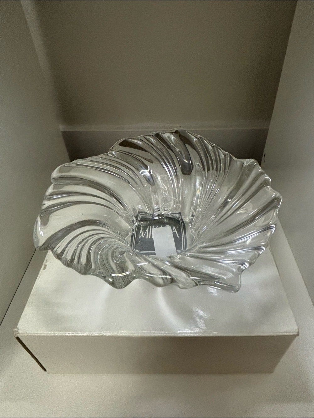 Mikasa Clear Swirl Glass Centerpiece Bowl